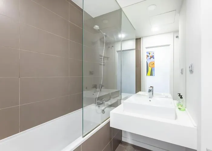 Stunning 2 Bedroom Ground Floor Le Mirage Rdr339 아파트 에스테포나